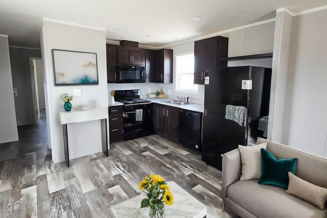 114 Partridge Ln in Pittsburg, KS - Building Photo