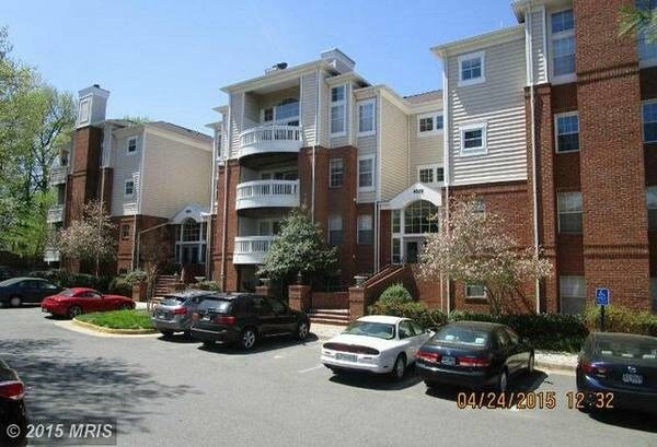 4225 Mozart Brigade Ln in Fairfax, VA - Foto de edificio