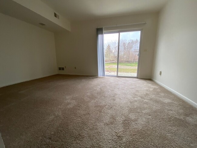 735 Hemlock Square in Zelienople, PA - Building Photo - Building Photo