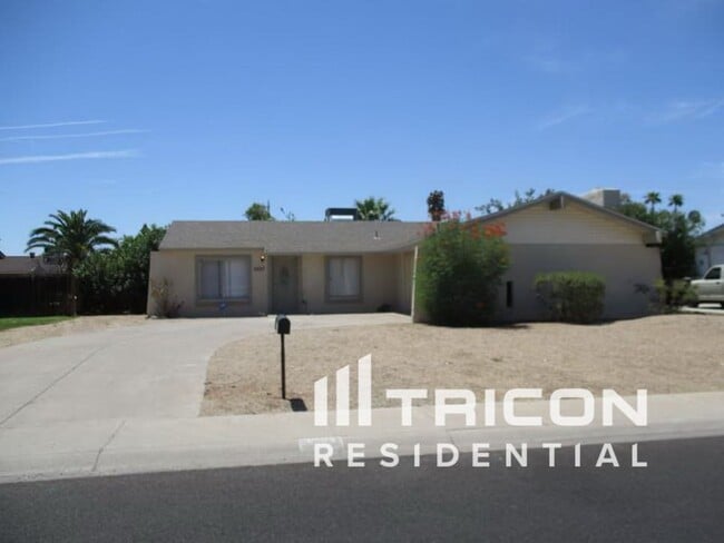 property at 3827 W Gelding Dr