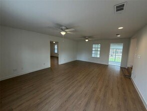 1010 Vine St in Weatherford, TX - Building Photo - Building Photo