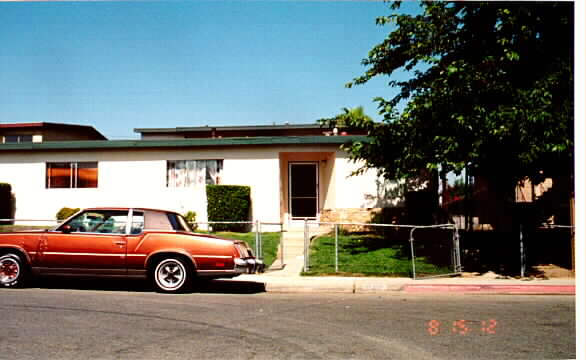 10401 Amherst Ave in Montclair, CA - Building Photo - Building Photo