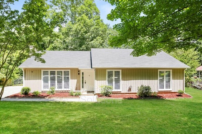 3816 Waynoka Dr in Greensboro, NC - Building Photo - Building Photo
