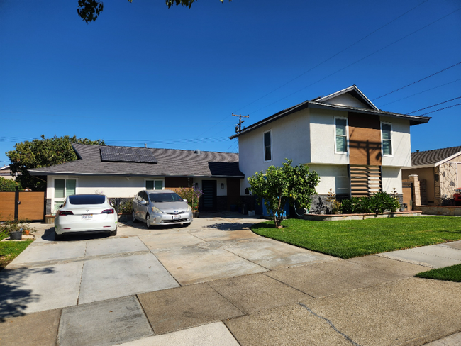 3207 E Juniper Ave in Orange, CA - Building Photo - Building Photo