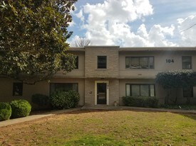104 Ardmore Pl NW, Unit 4 in Atlanta, GA - Building Photo