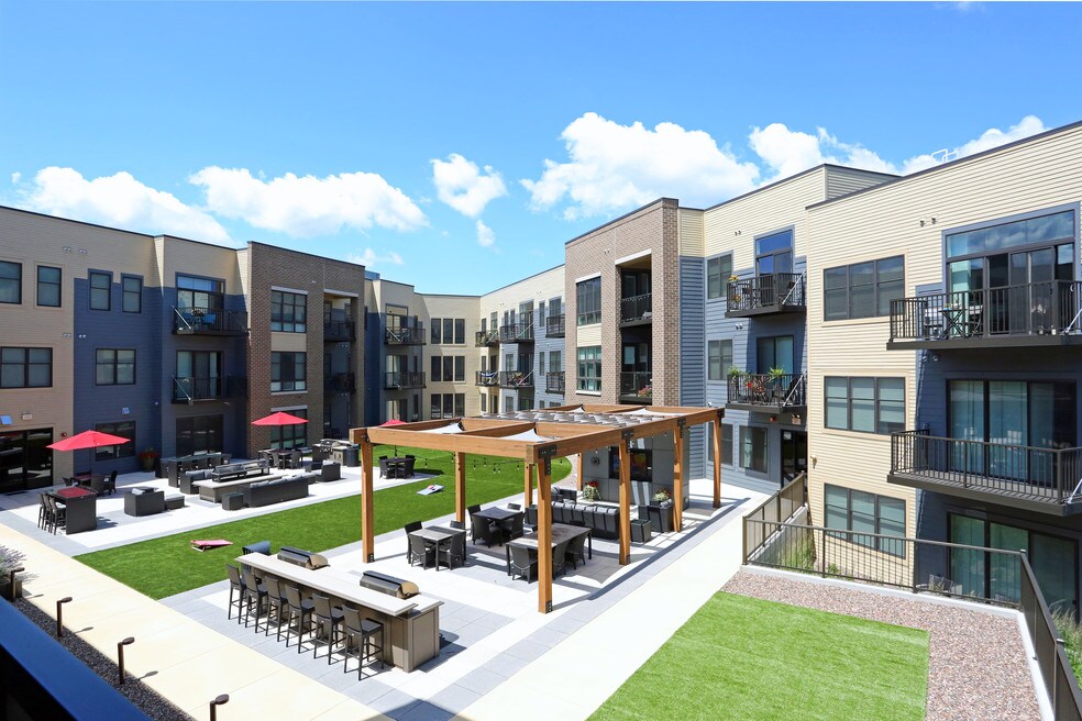 Walnut Glen Apartments Wauwatosa, WI Apartments For Rent