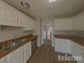 4754 Clayton Crossing Ln in Ellenwood, GA - Foto de edificio - Building Photo