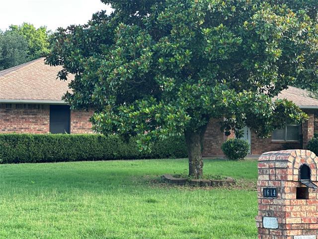 1614 Tenderfoot Ln in Desoto, TX - Foto de edificio - Building Photo