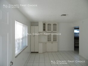 5281 Bamboo Pl-Unit -B in Clearwater, FL - Building Photo - Building Photo