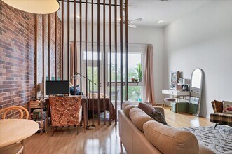 2931 E 12th St in Austin, TX - Foto de edificio - Building Photo