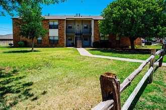 CROSS TIMBERS AT GRAND STREET in Amarillo, TX - Building Photo - Building Photo