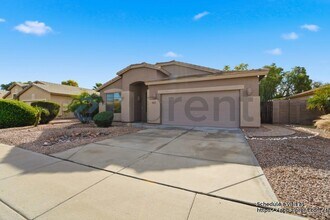 2131 E Bellerive Pl in Chandler, AZ - Foto de edificio - Building Photo