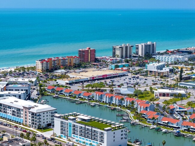230 Medallion Blvd in Madeira Beach, FL - Building Photo - Building Photo