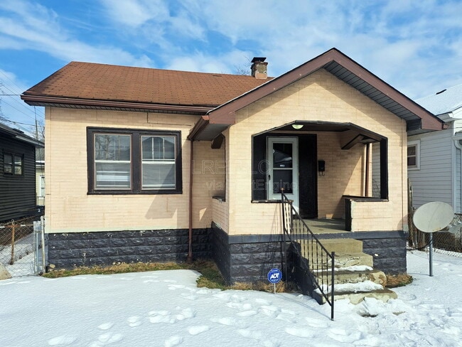 property at 2733 Chase Ct