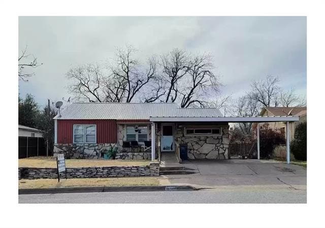 property at 1623 Woodruff Ln