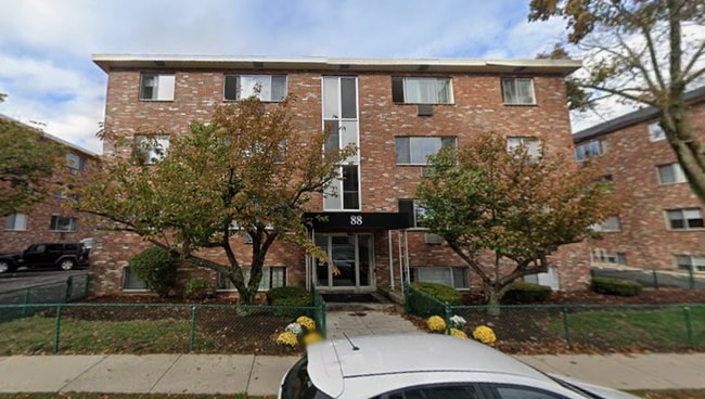 88 Gardner St in Boston, MA - Foto de edificio - Building Photo