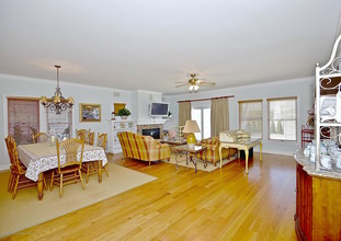 209 1st Ave in Spring Lake, NJ - Foto de edificio - Building Photo