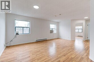 175 Hunter St E in Hamilton, ON - Building Photo - Building Photo