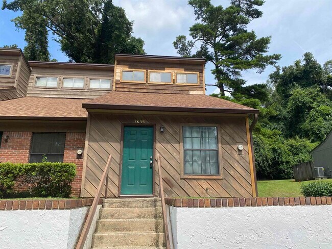 property at 1099 Ocala Rd