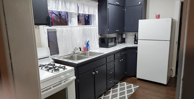 407 16th Ave in Charles City, IA - Building Photo