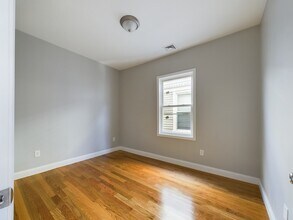 41 Calumet St, Unit #2 in Boston, MA - Building Photo - Building Photo