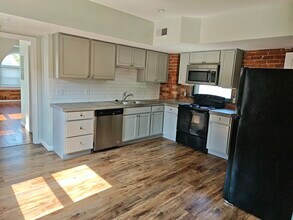 836 York St, Unit 3rd Fl in Cincinnati, OH - Building Photo - Building Photo