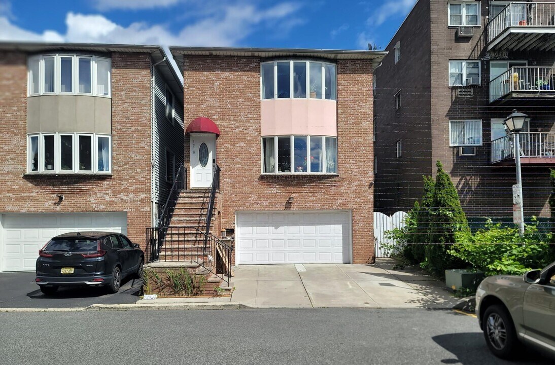 1910 Grand Ave in North Bergen, NJ - Building Photo
