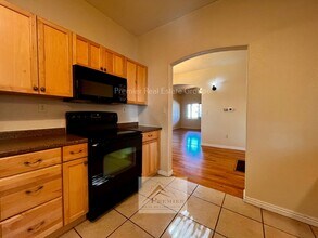 619 E Monument St in Colorado Springs, CO - Building Photo - Building Photo