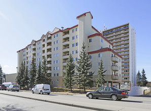 Laureate Place in Calgary, AB - Building Photo - Building Photo