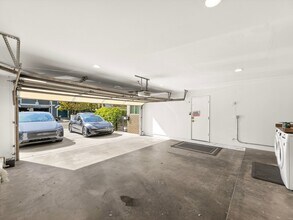 13626 Cerise Ave in Hawthorne, CA - Building Photo - Building Photo