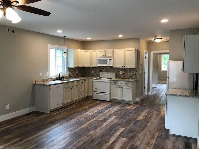property at 112 N Delaware Ave