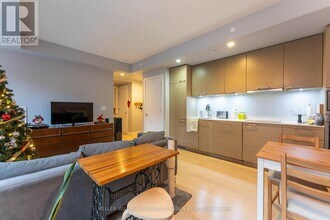 55 Front St E in Toronto, ON - Building Photo - Building Photo