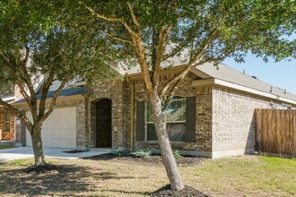 8510 Winchester Way in San Antonio, TX - Building Photo - Building Photo
