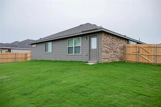 3104 Sonoma Trail in Ennis, TX - Foto de edificio - Building Photo