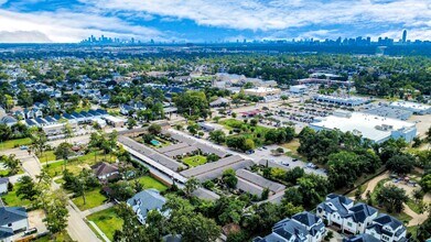 1529 Wirt Rd in Houston, TX - Foto de edificio - Building Photo