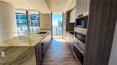 801 S Miami Ave in Miami, FL - Building Photo - Building Photo