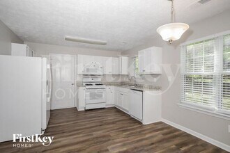 8124 Valley Ridge Dr in Union City, GA - Building Photo - Building Photo