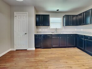 22310 Queenbury Hills Dr in Houston, TX - Building Photo - Building Photo