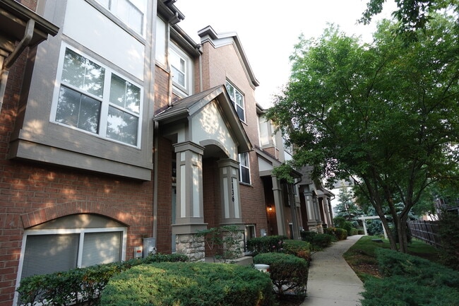 property at 1136 N Claremont Dr
