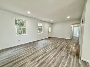 3130 Westbrook Dr-Unit -Unit A in Cincinnati, OH - Building Photo - Building Photo