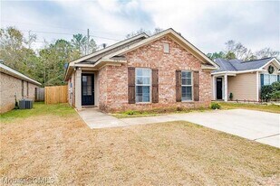 8981 Spring Grove S in Mobile, AL - Building Photo
