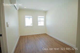 1036 Westmoreland Ave in Los Angeles, CA - Building Photo - Building Photo