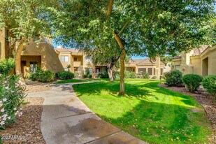 7575 E Indian Bend Rd in Scottsdale, AZ - Building Photo