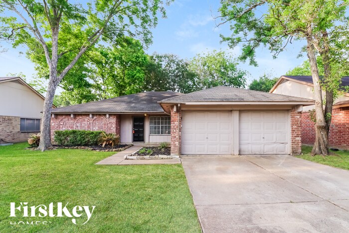 13323 Oak Ledge Dr in Houston, TX - Building Photo