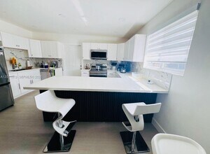75 SW 18th Ave in Homestead, FL - Building Photo - Building Photo