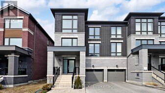 55 Douet Ln in Ajax, ON - Building Photo