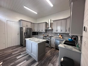 1033 Joliet St in New Orleans, LA - Building Photo - Building Photo