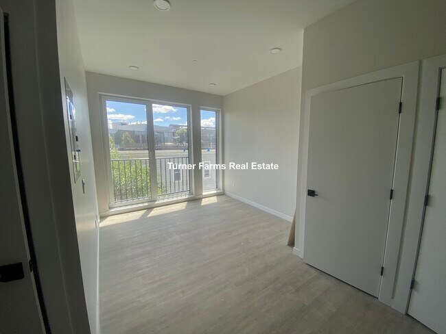 20 Mount Pleasant St, Unit 207 in Somerville, MA - Building Photo - Building Photo