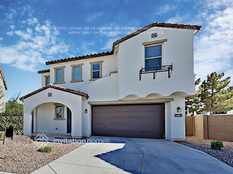 658 N Sparrow Ct in Gilbert, AZ - Building Photo