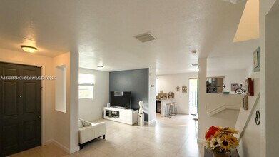 1001 NE 208th St in Miami, FL - Building Photo - Building Photo